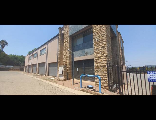 2,618M² BUSINESS CENTRE TO LET IN STRIJDOMPARK